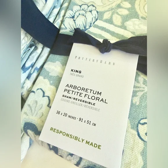 Pottery Barn Kravet Arboretum Floral Reversible Duvet Cover & Shams, Retail $449 - Picture 10 of 14